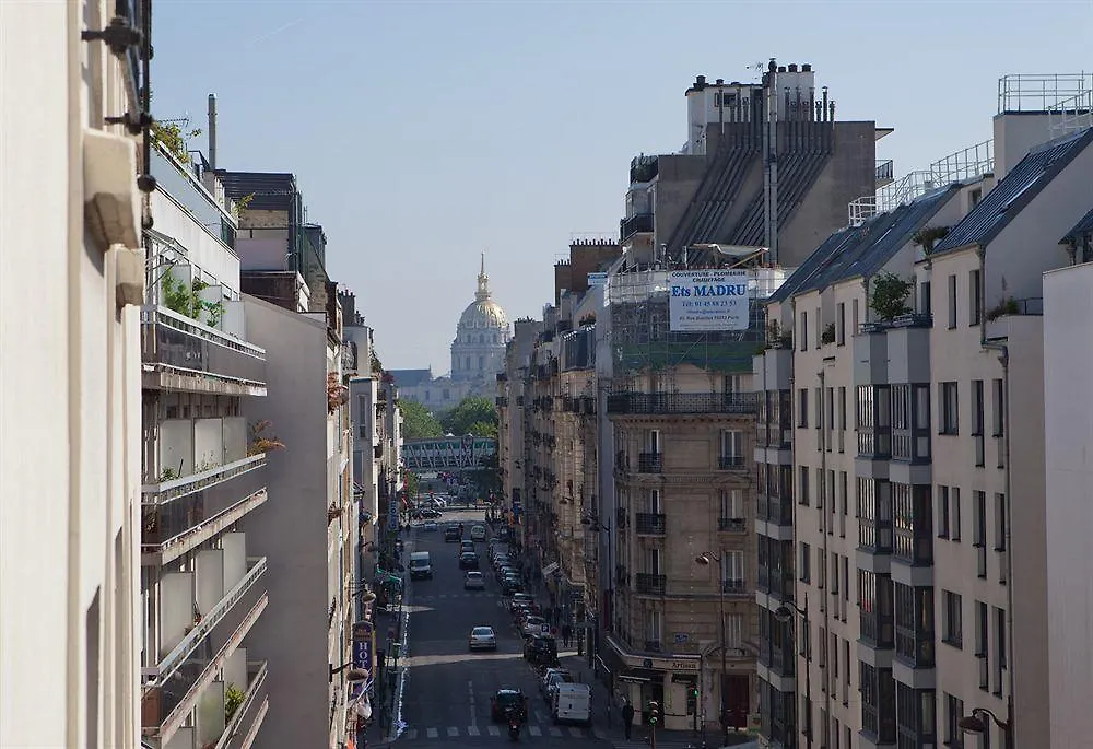 Alyss Saphir Cambronne Eiffel Hotel