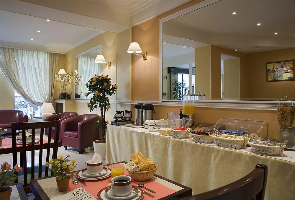 Alyss Saphir Cambronne Eiffel Hotel Paris
