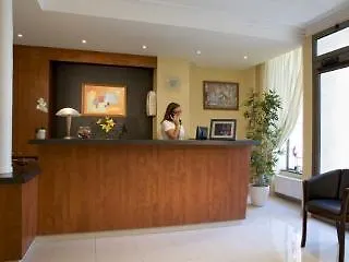 أليس سفير كامبرون إيفل 3*